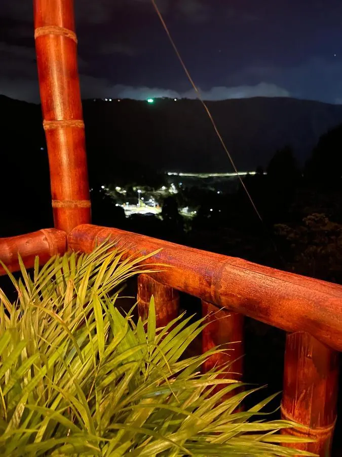 Camping Bamboo Lodge, Vista Privilegiada A Las Montanas Medellín Colombia