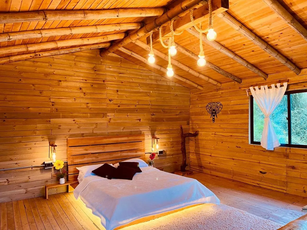 Bamboo Lodge, Vista Privilegiada A Las Montanas Medellín Camping
